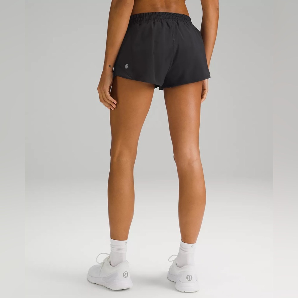 LULULEMON Hotty Hot low rise 2.5 inch size 2 black